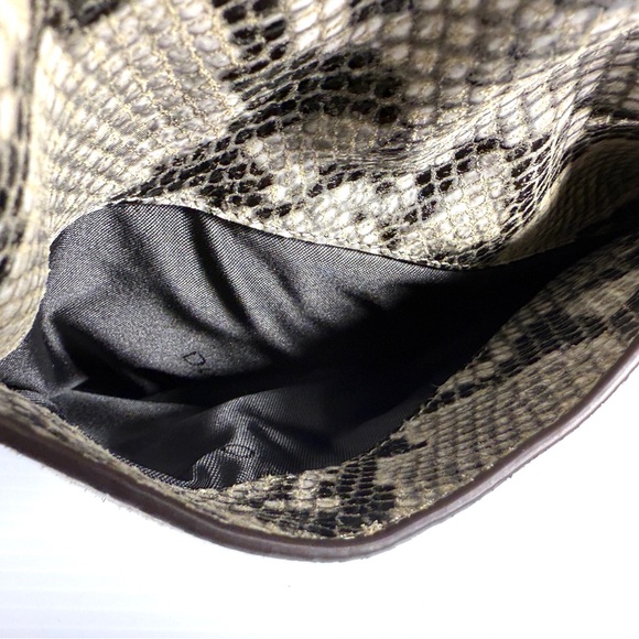 Donna Karan Black and Cream Hobo Bag - Picture 12 of 16